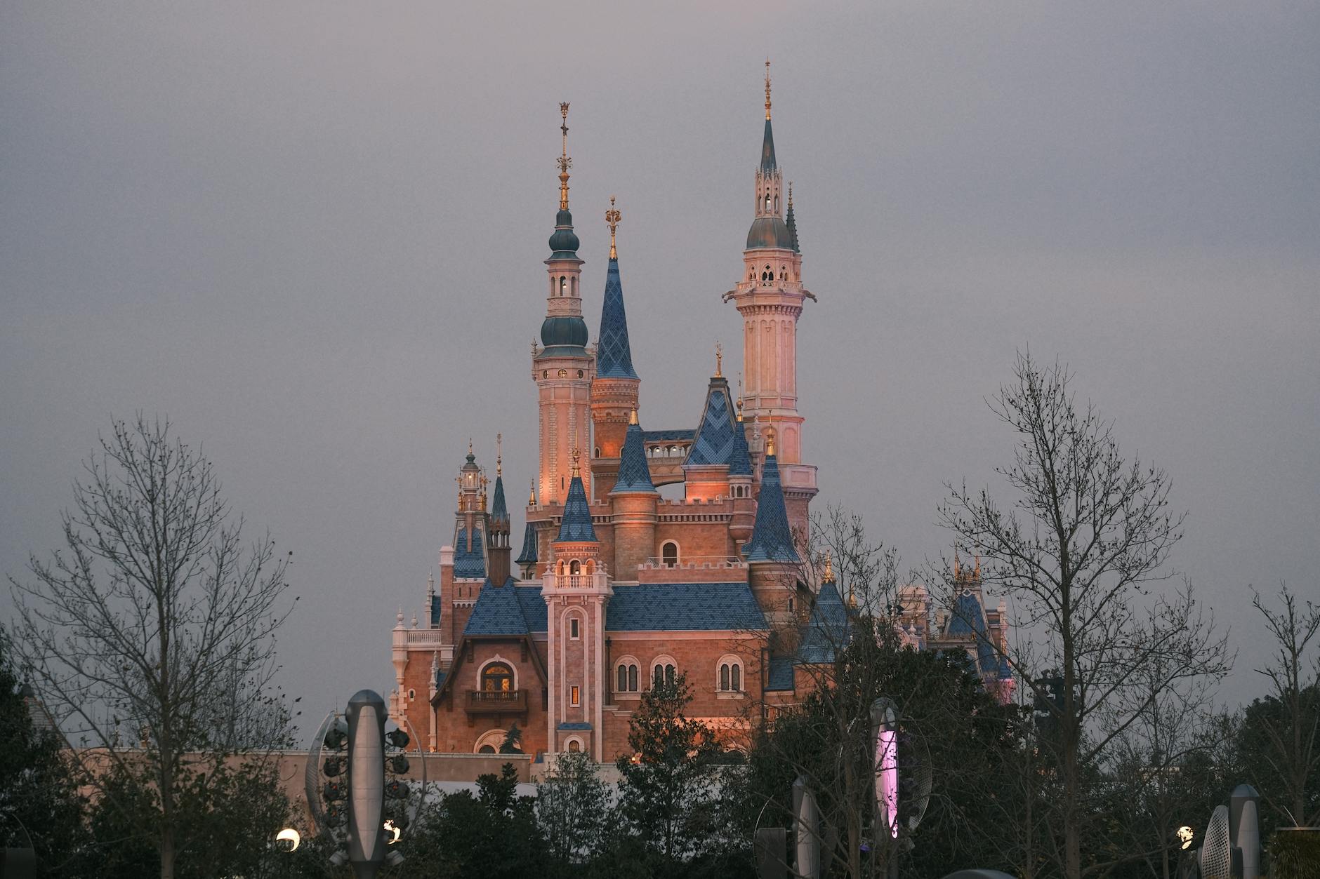 Tokyo Disneyland Guide 2026: Tickets, Tips and Planning