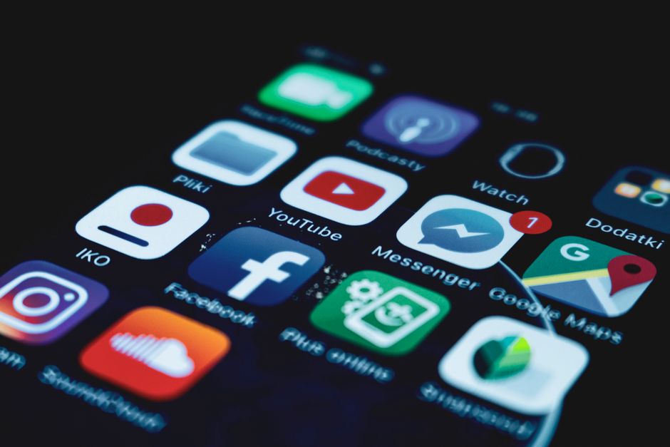 Best Translation Apps for Japan Travel in 2026: VoiceTra vs Google Translate vs Papago vs DeepL