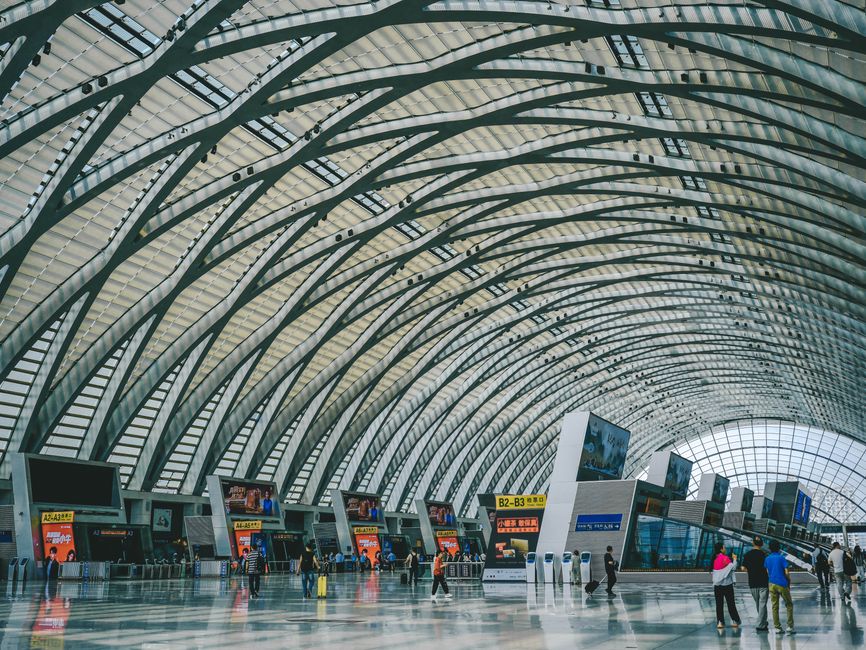 How do you get from Tianfu International Airport to the city?