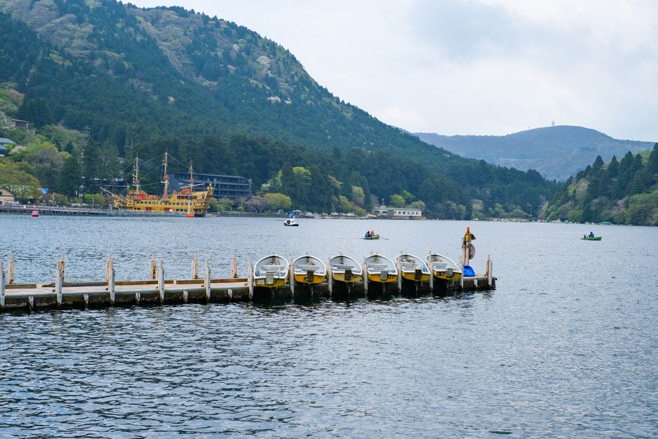 How do you get to Hakone from Tokyo?
