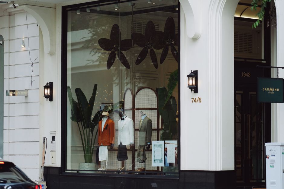 Korean boutique shop design clothing window display Samcheongdong
