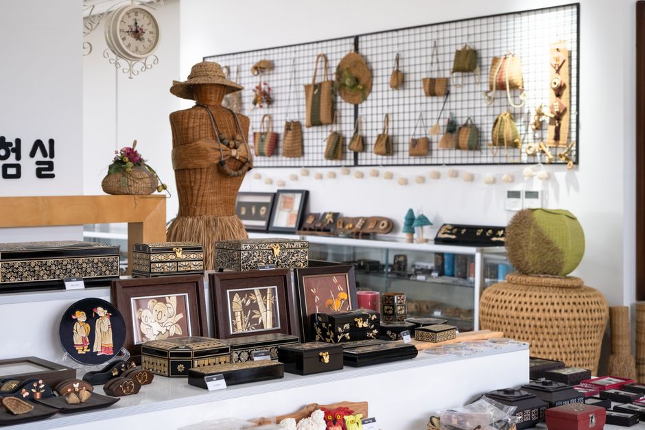 Korean souvenir and craft boutique shop in Ikseondong hanok