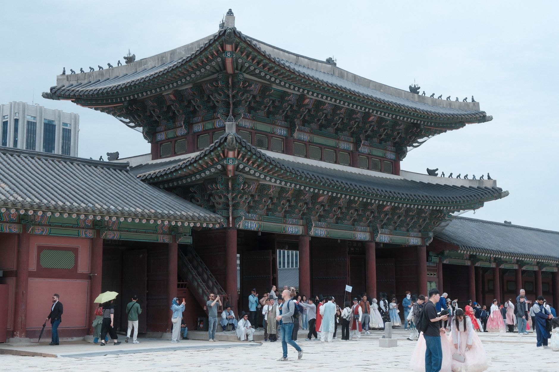 Royal guards at the Gwanghwamun gate of Gyeongbokgung