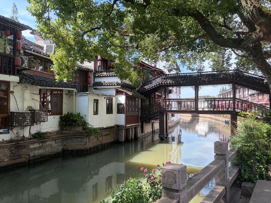 How Do I Get to Zhujiajiao from Shanghai?