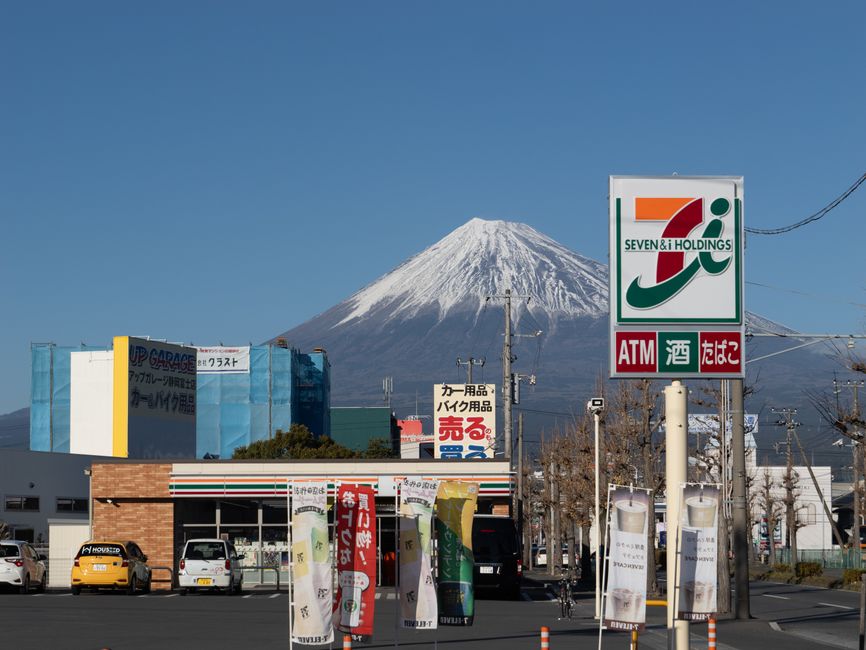 Japanese Convenience Store Guide 2026: I Tested 7-Eleven, Lawson, and FamilyMart’s ATMs, Food, and Ticket Machines
