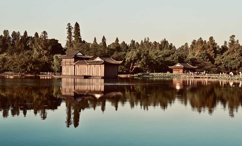 West Lake Hangzhou Guide